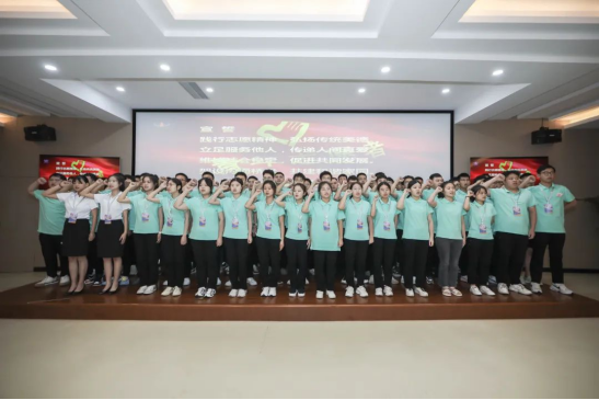 2022.7.26川橋新未來(lái) 建功新時(shí)代——四川路橋橋梁公司組織召開(kāi)2022年度新員工領(lǐng)導(dǎo)見(jiàn)面會(huì)555.png